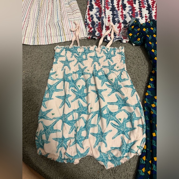 Set of five 2T summer dresses and rompers girl/toddler/Youth - Picture 4 of 7